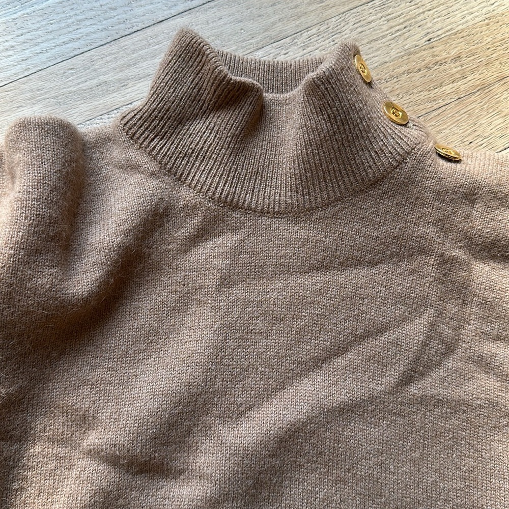 Elegant Brown Women's Sweater Set - Picture 12 of 16